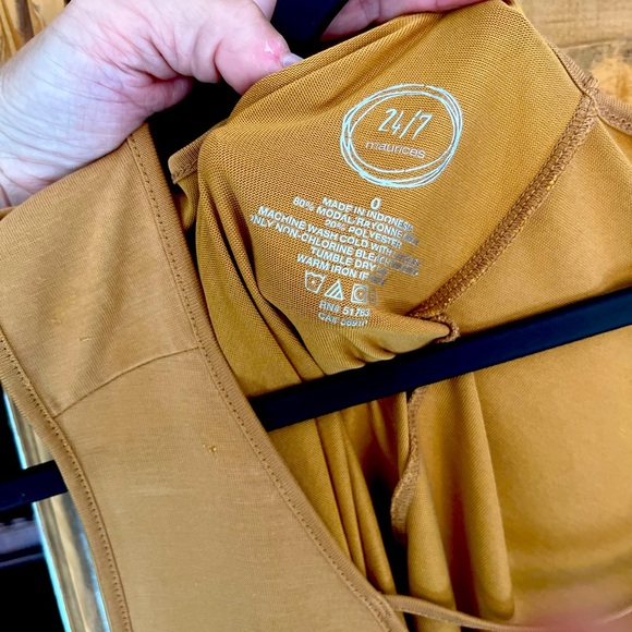 Flowy, sleeveless cotton blouse size OX - Picture 3 of 4